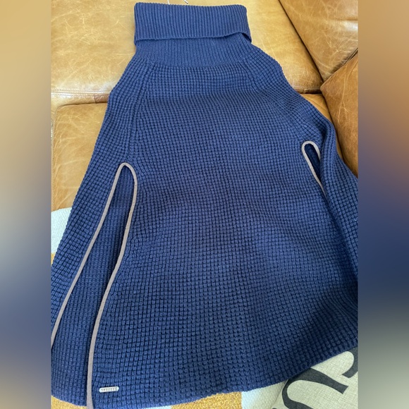 Lauren Ralph Lauren navy blue wool blend poncho with brown leather trim - Picture 4 of 6
